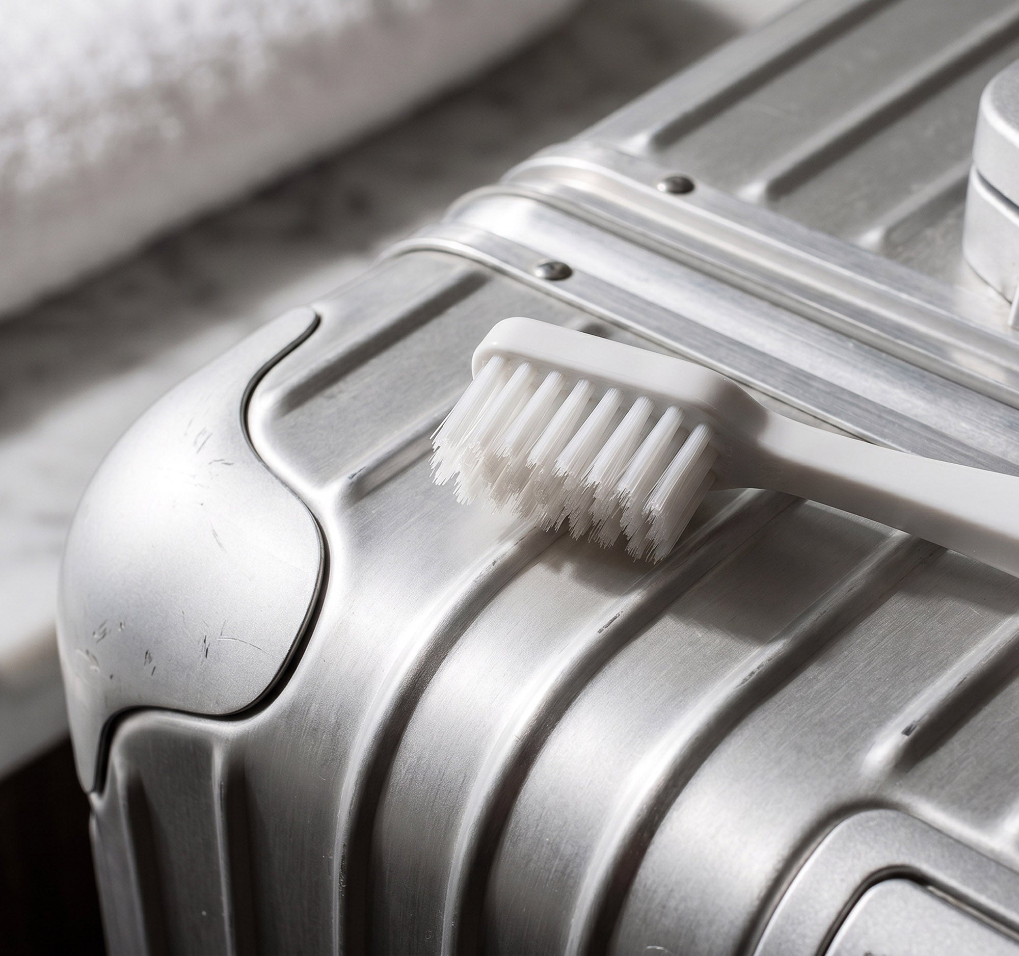 EW-TD Flosserbrush TO GO Ultrasoft - Brosse à Dents Spécial Voyage